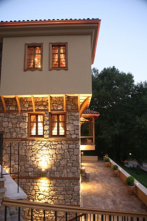 Roes Suites Като-Лутраки Экстерьер фото
