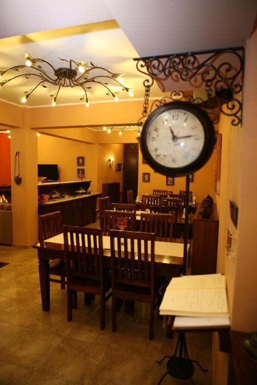 Roes Suites Като-Лутраки Экстерьер фото